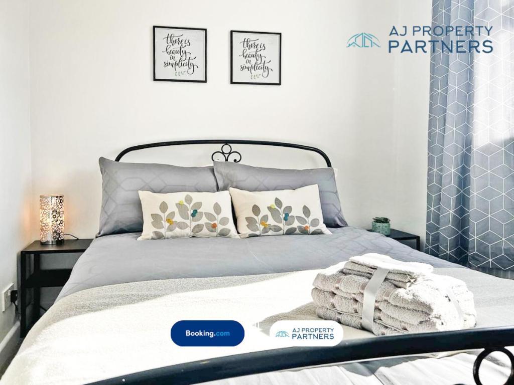 Premium Deal L Hill View Home L Last-Minute Offer L Cheltenham L Aj Properties L Perfect For Short Or Long Stays L 4Beds 4Bedrooms エクステリア 写真